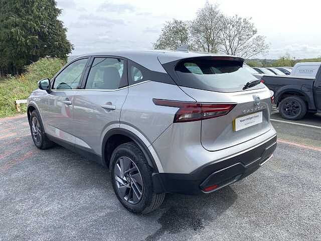 Nissan Qashqai Hatchback 1.3 DiG-T MHEV 140 Acenta Premium 5dr