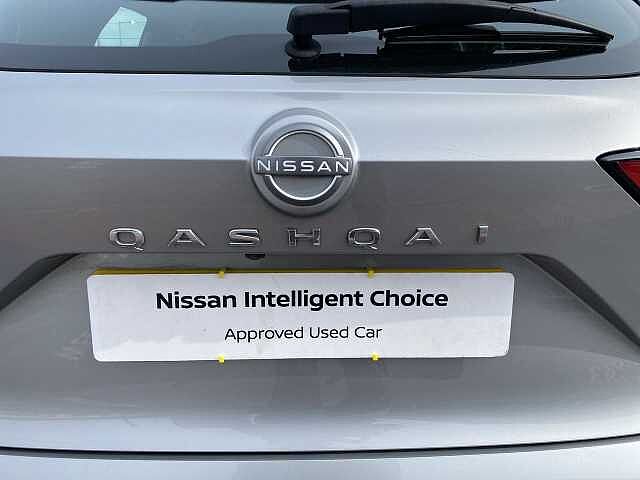 Nissan Qashqai Hatchback 1.3 DiG-T MHEV 140 Acenta Premium 5dr