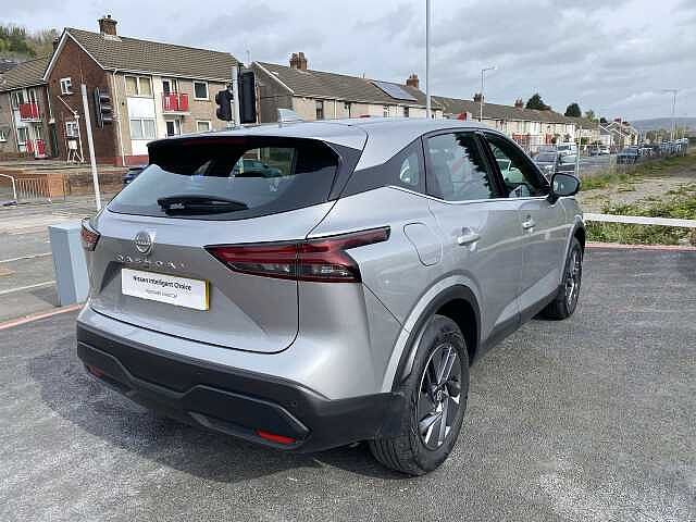 Nissan Qashqai Hatchback 1.3 DiG-T MHEV 140 Acenta Premium 5dr