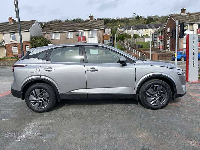 Nissan Qashqai Hatchback 1.3 DiG-T MHEV 140 Acenta Premium 5dr