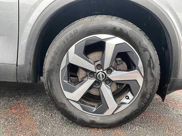 Nissan Qashqai Hatchback 1.3 DiG-T MHEV 140 N-Connecta 5dr