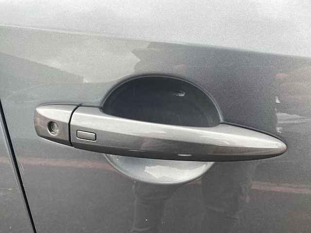 Nissan Qashqai Hatchback 1.3 DiG-T MHEV 140 N-Connecta 5dr