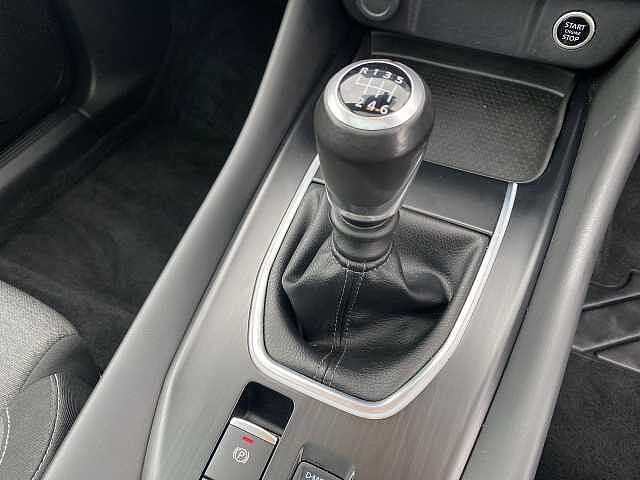 Nissan Qashqai Hatchback 1.3 DiG-T MHEV 140 N-Connecta 5dr