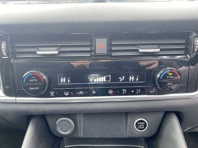 Nissan Qashqai Hatchback 1.3 DiG-T MHEV 140 N-Connecta 5dr