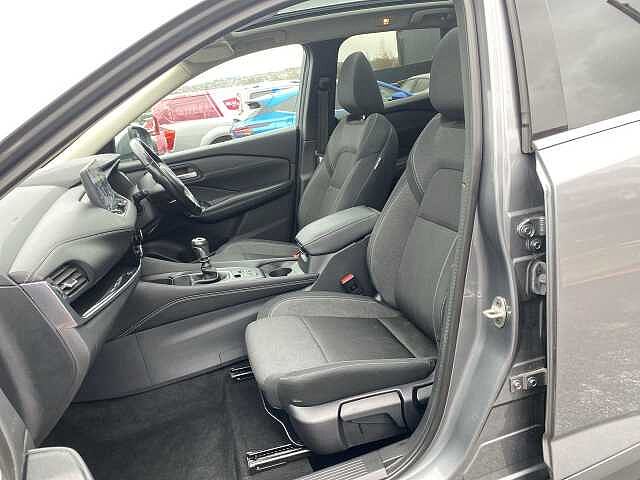 Nissan Qashqai Hatchback 1.3 DiG-T MHEV 140 N-Connecta 5dr