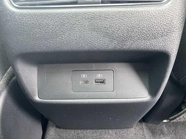 Nissan Qashqai Hatchback 1.3 DiG-T MHEV 140 N-Connecta 5dr